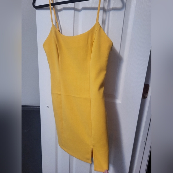 NWT daffodil buttercup yellow mini dress forever 21 size small - Picture 3 of 4